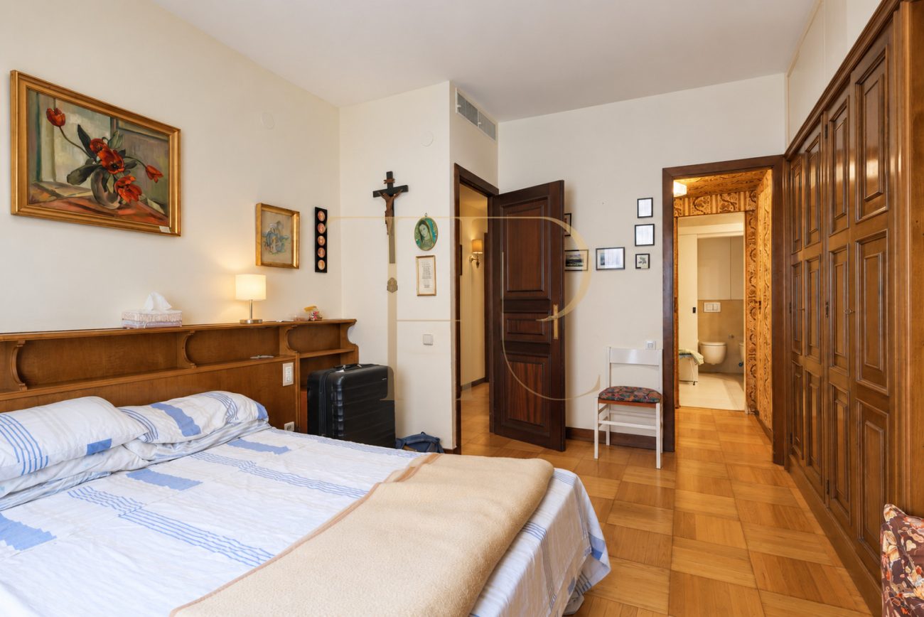 Piso con terraza y piscina en Pedralbes