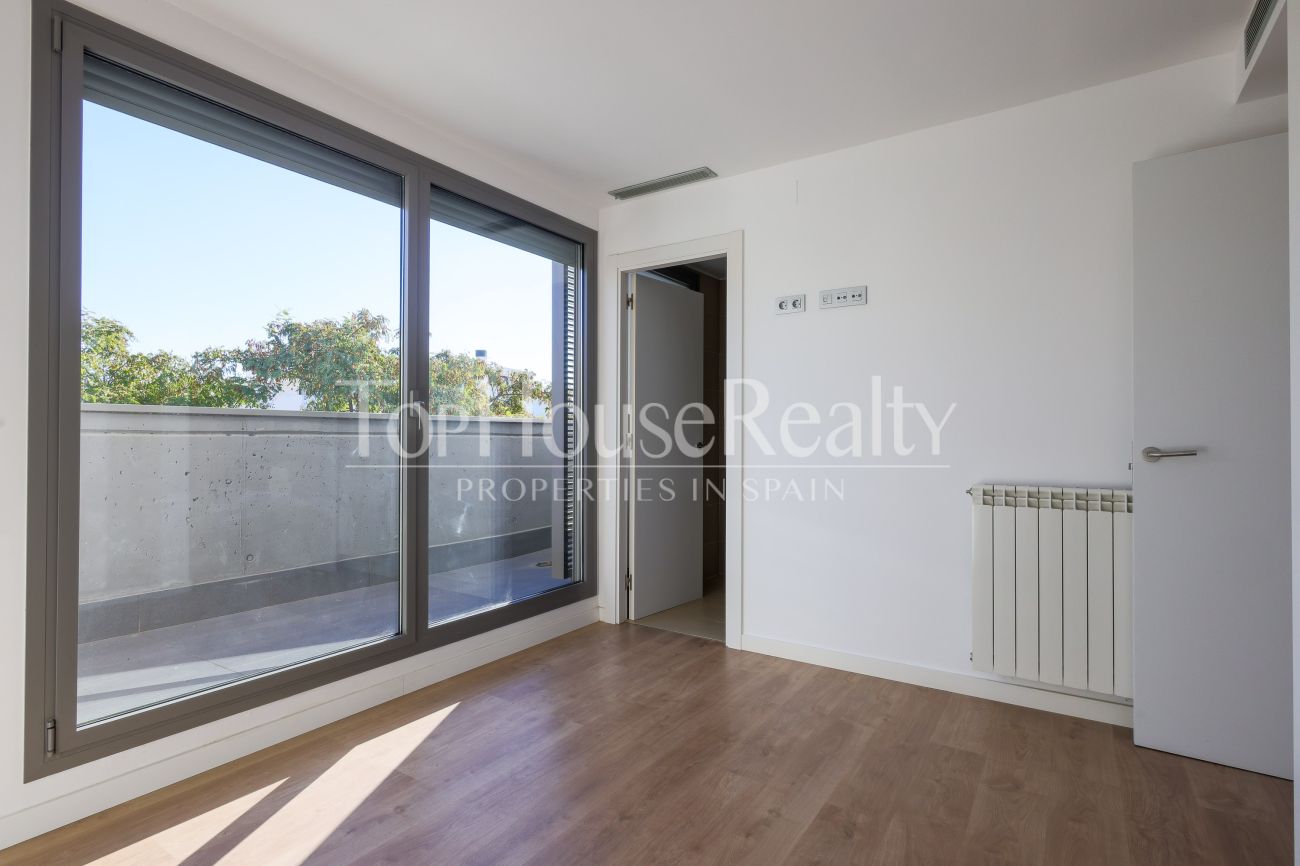 Encantadora casa adosada esquinera cerca del mar en Sitges