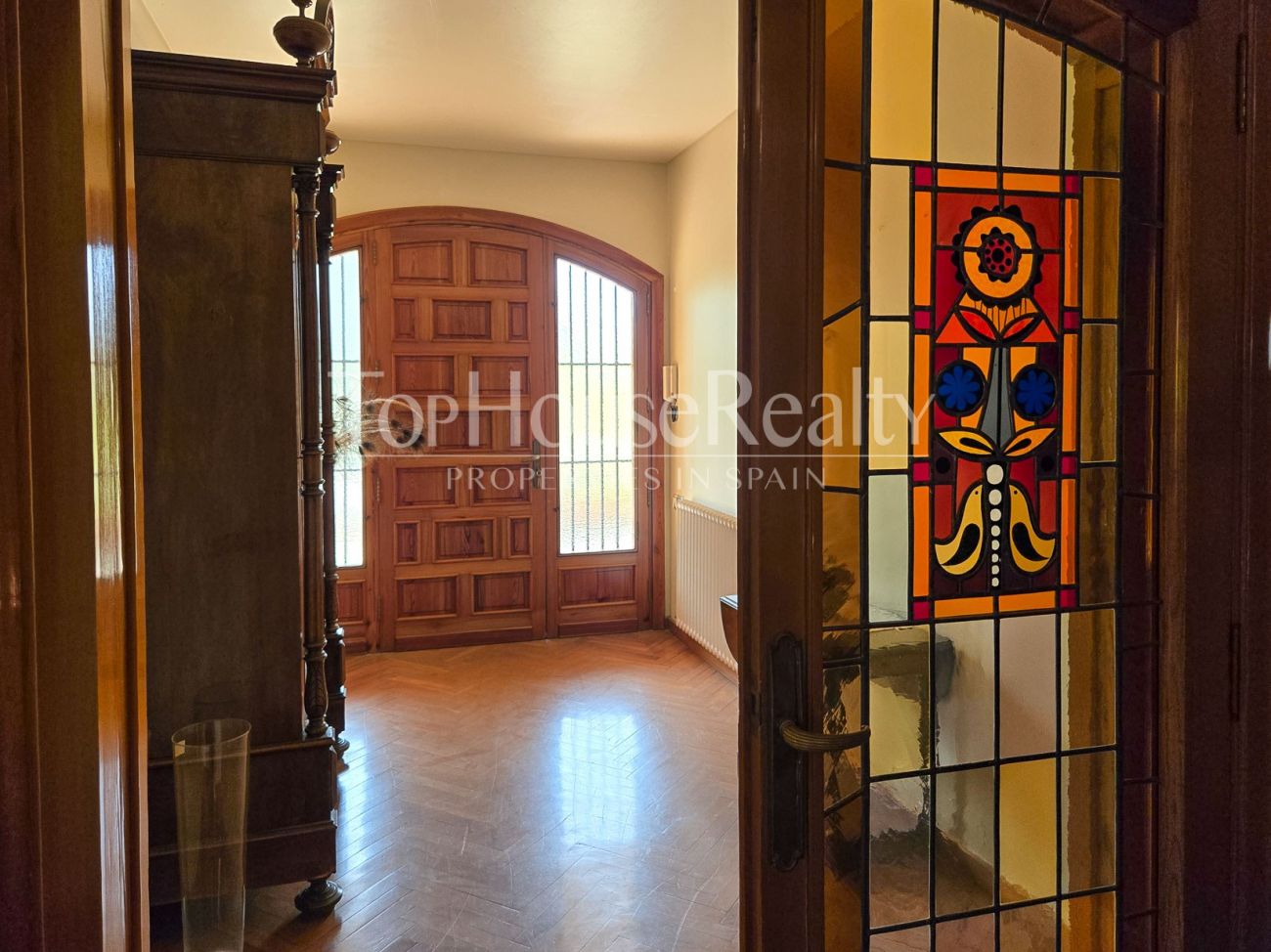 Villa de lujo en Begues — finca única con 6.000 m² de parcela y alto potencial de inversión