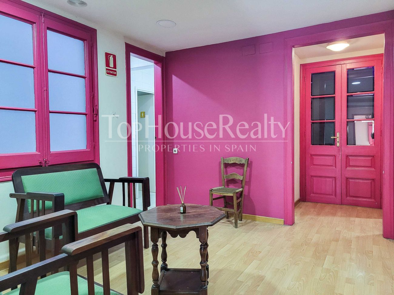 Finca regia en venta en El Born, Barcelona: propiedad de lujo para reformar en Marquès de l'Argentera