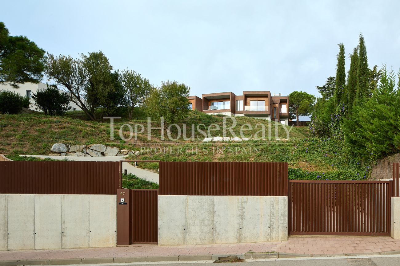 Maravillosa casa nueva con vistas al mar en Rocaferrera