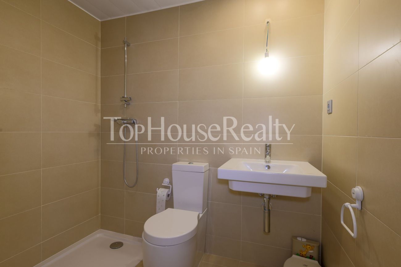 Casa adosada en El Vinyet, Sitges — jardín privado y a 5 minutos del mar