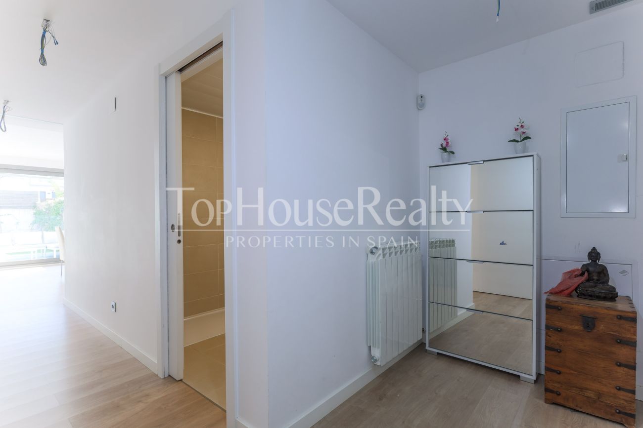 Casa adosada en El Vinyet, Sitges — jardín privado y a 5 minutos del mar