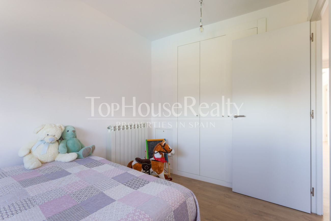 Casa adosada en El Vinyet, Sitges — jardín privado y a 5 minutos del mar