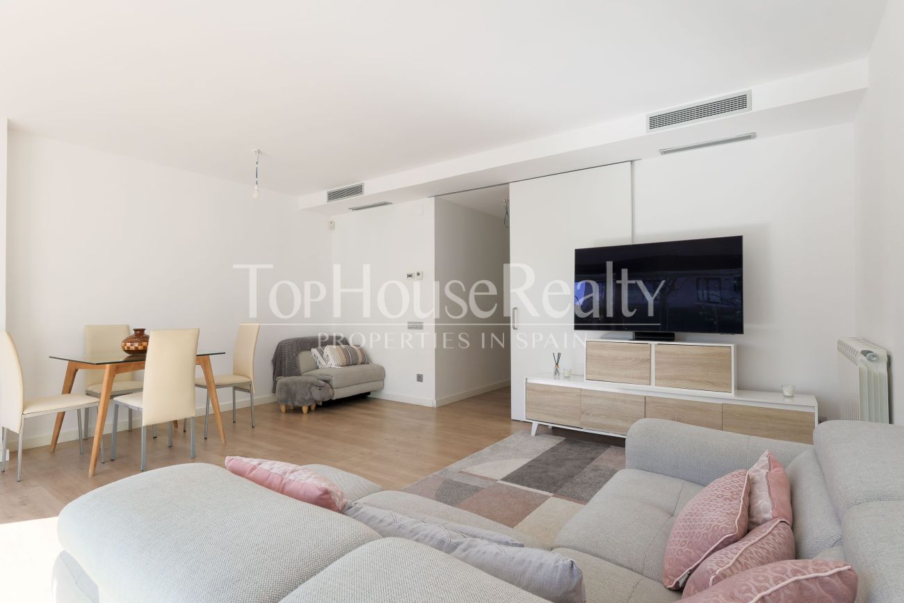 Casa adosada en El Vinyet, Sitges — jardín privado y a 5 minutos del mar