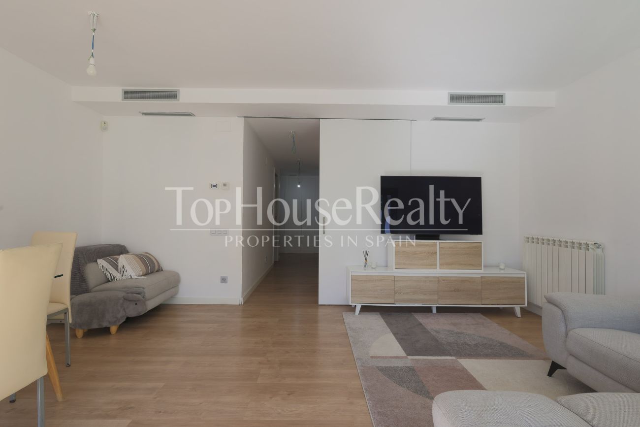 Casa adosada en El Vinyet, Sitges — jardín privado y a 5 minutos del mar