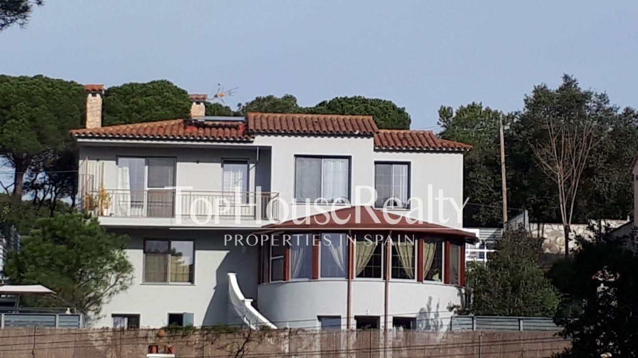 Acogedora y renovada casa con Vistas en Lloret de Mar