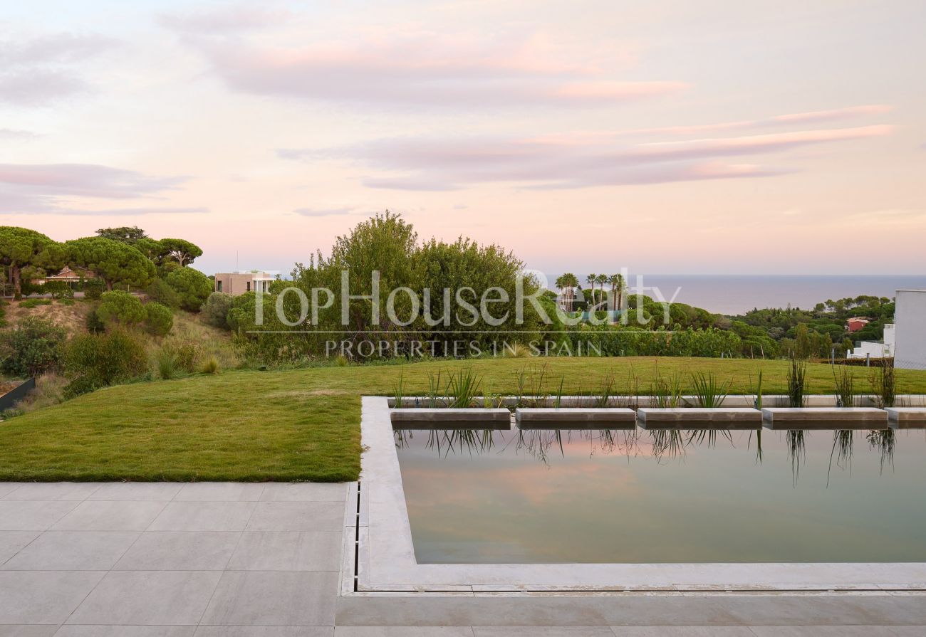 Maravillosa casa nueva con vistas al mar en Rocaferrera