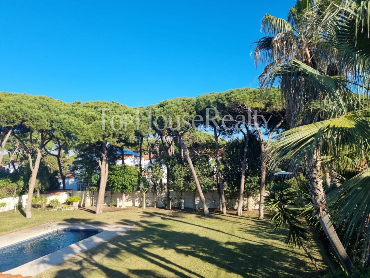 Gran jardín privado en Castelldefels Playa