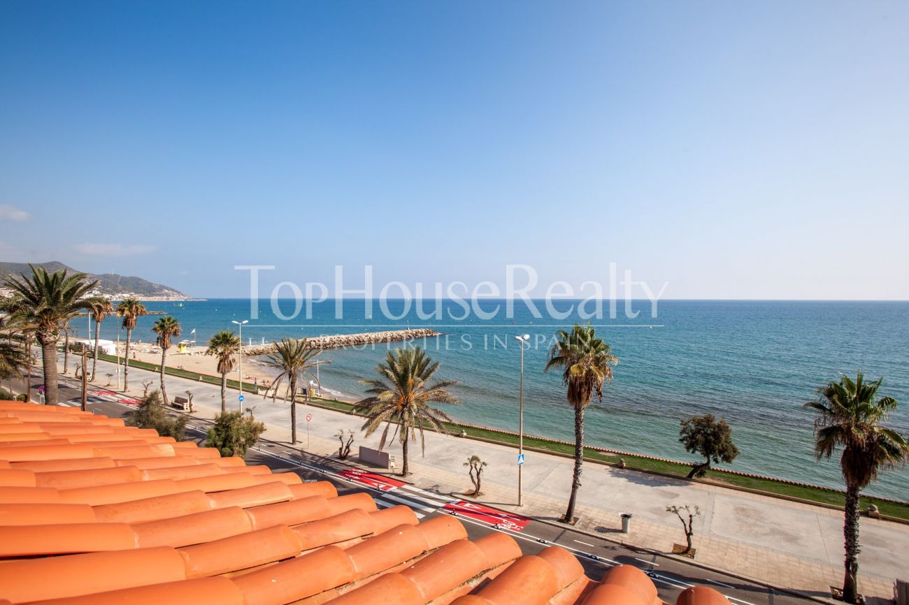 ﻿Una Exclusiva Casa de Lujo en la Primera Línea del Mar en Sitges
