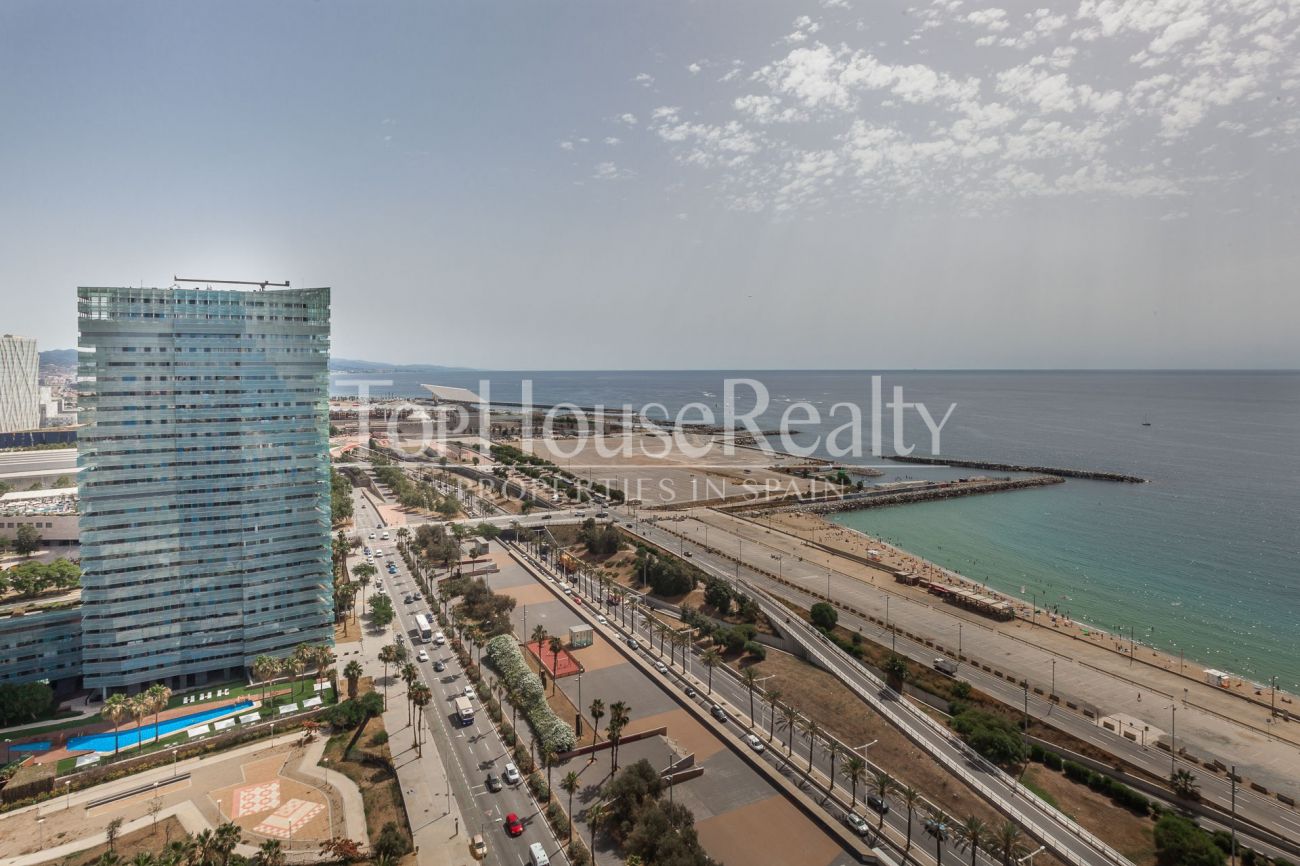 Apartamento frente al mar con vistas panorámicas en el complejo residencial más prestigioso de Barcelona