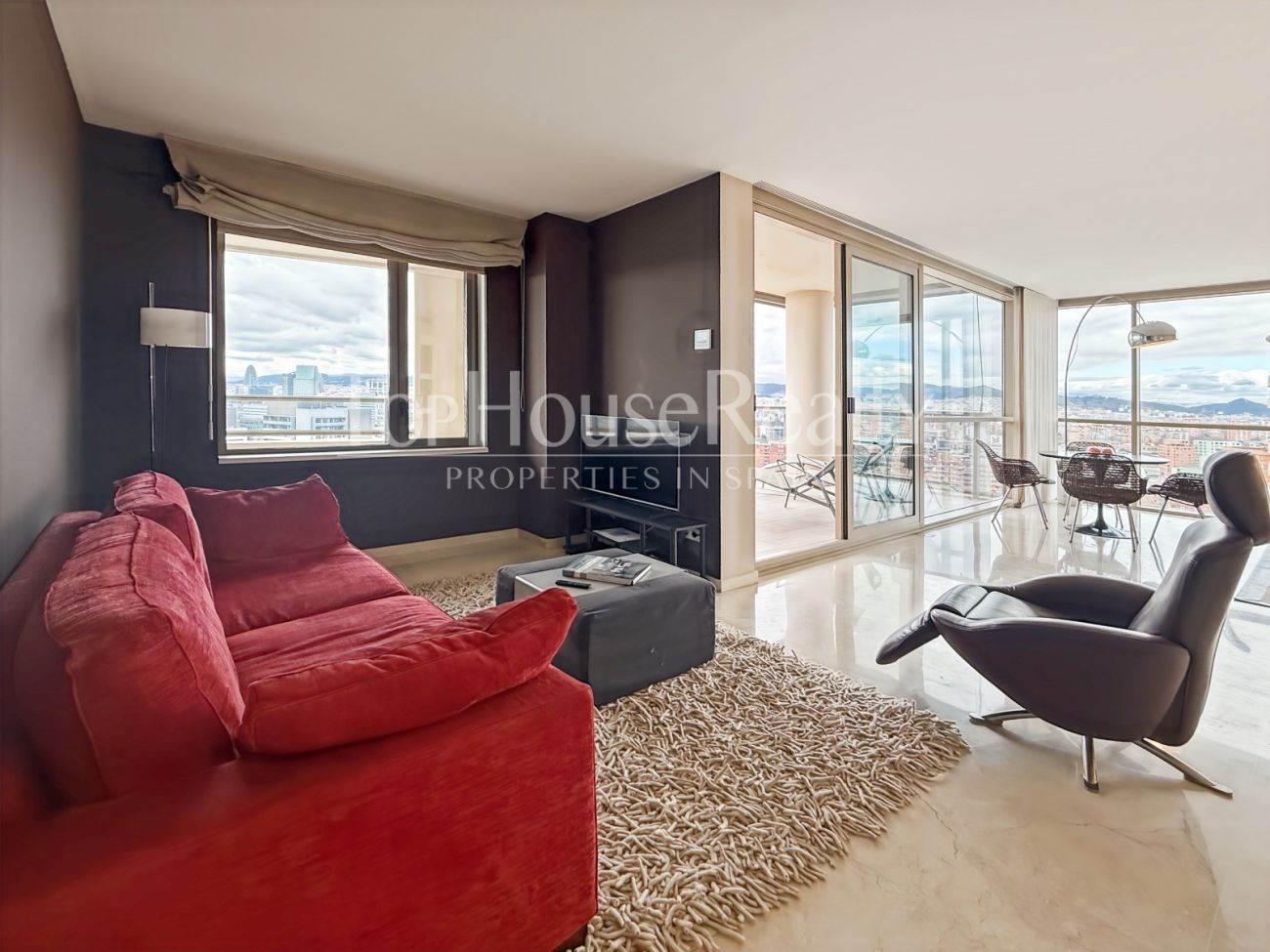 Ático en alquiler en Diagonal Mar  — vistas panorámicas, terraza y servicios premium