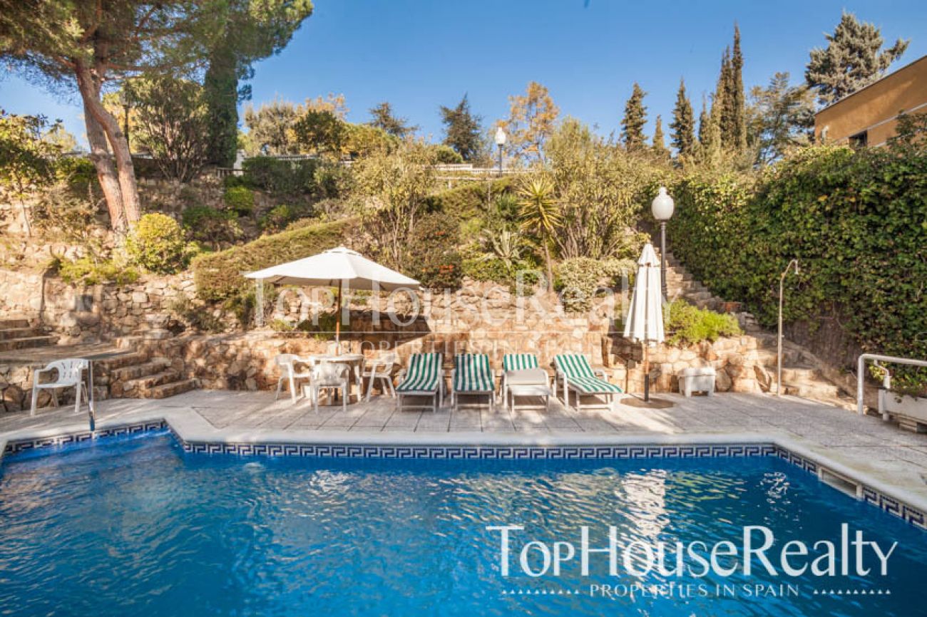 Casa con piscina y vistas al mar en Alella