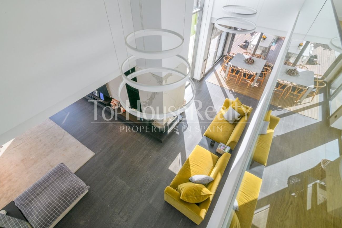 Villa de lujo en venta en Sitges frente al golf: mansión exclusiva con spa privado y gran parcela