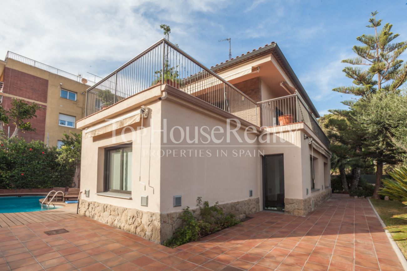 Excepcional vivienda en la urbanización Bellamar en Castelldefels
