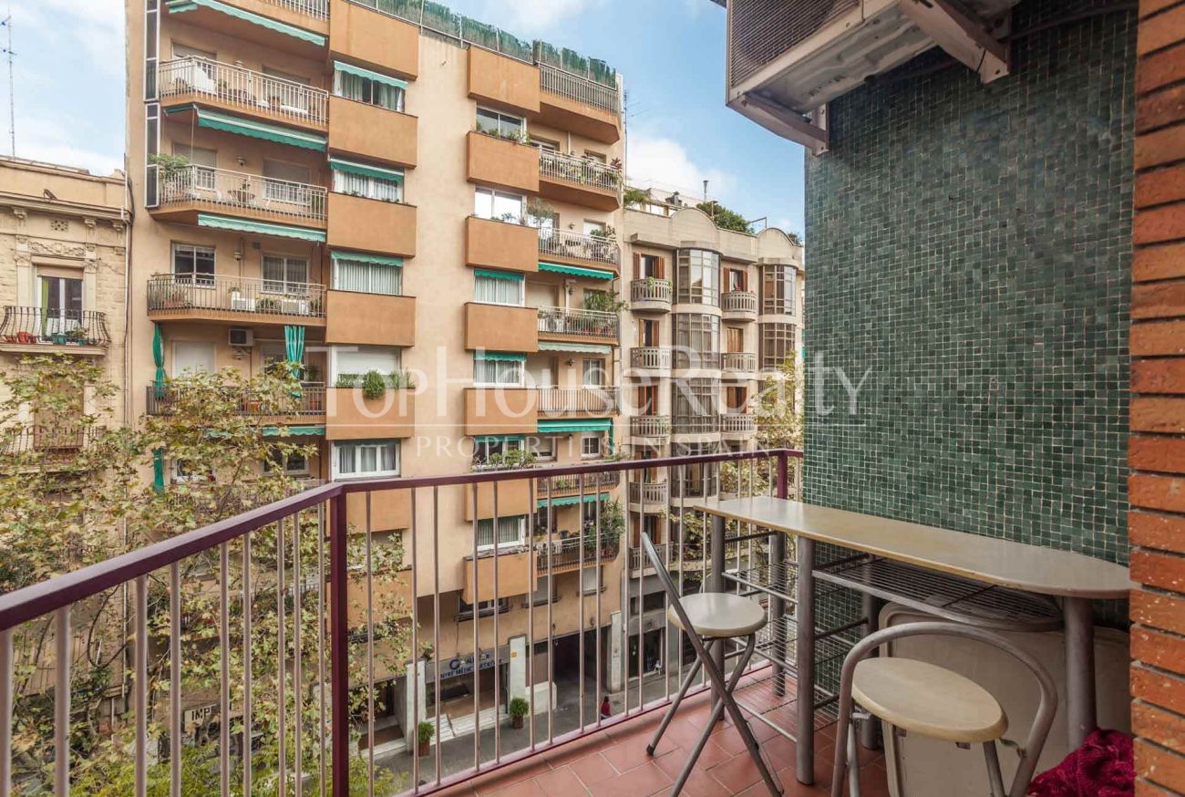 Piso reformado en venta en Eixample, Barcelona — luminoso, moderno y totalmente equipado