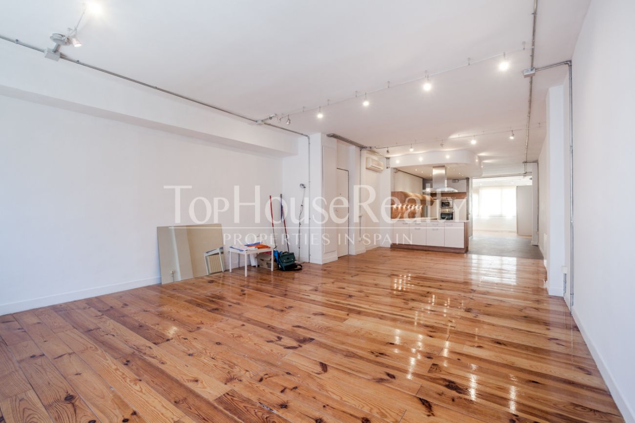 Loft en calle Valencia (Eixample dret)