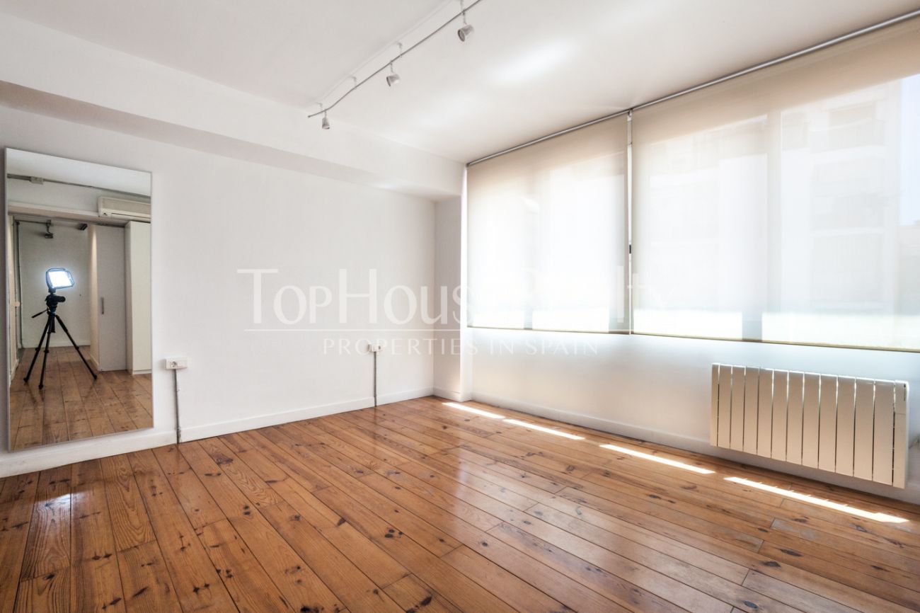 Loft en calle Valencia (Eixample dret)