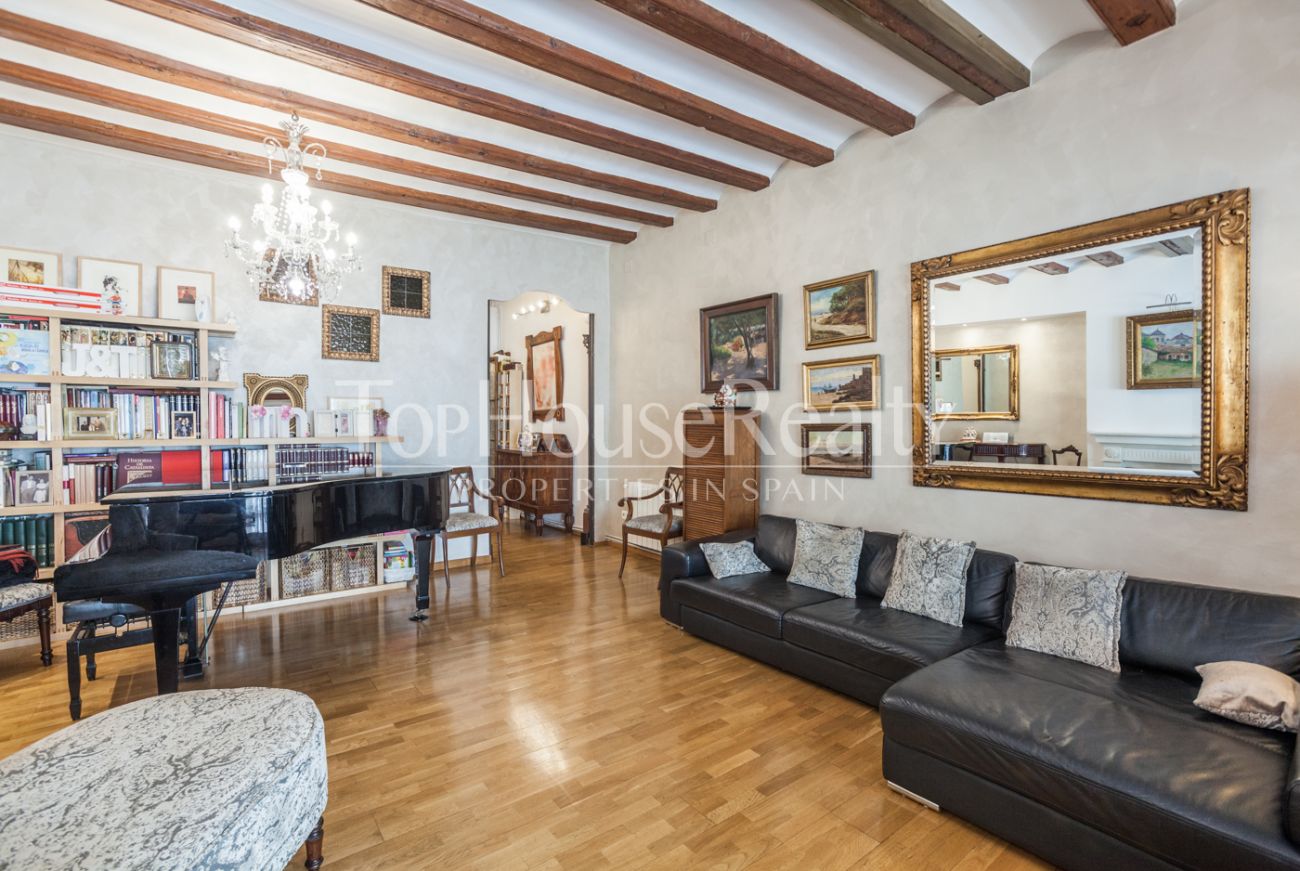 Dos apartamentos en venta en el Gòtic