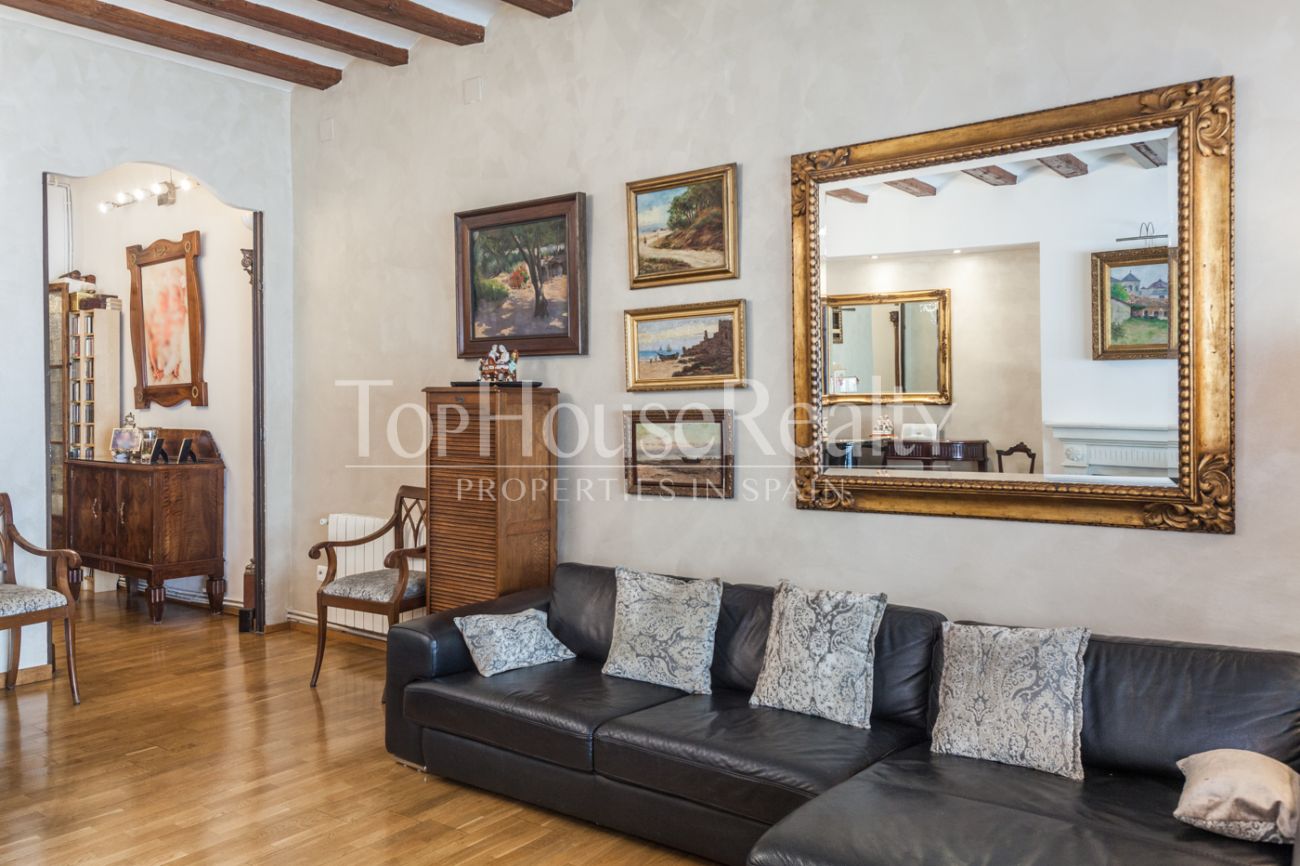 Dos apartamentos en venta en el Gòtic