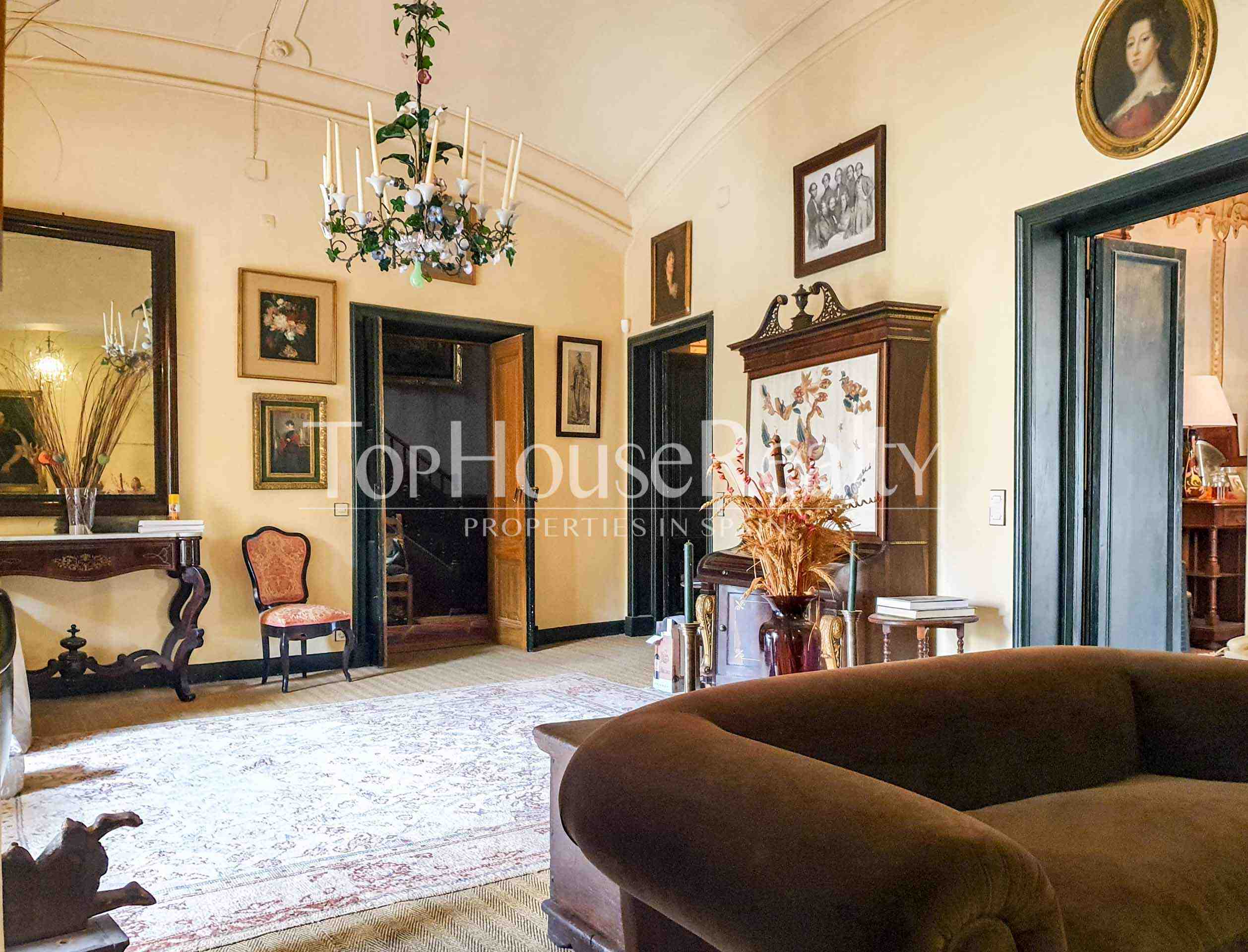 Palacete señorial del siglo XVII en el Emporda