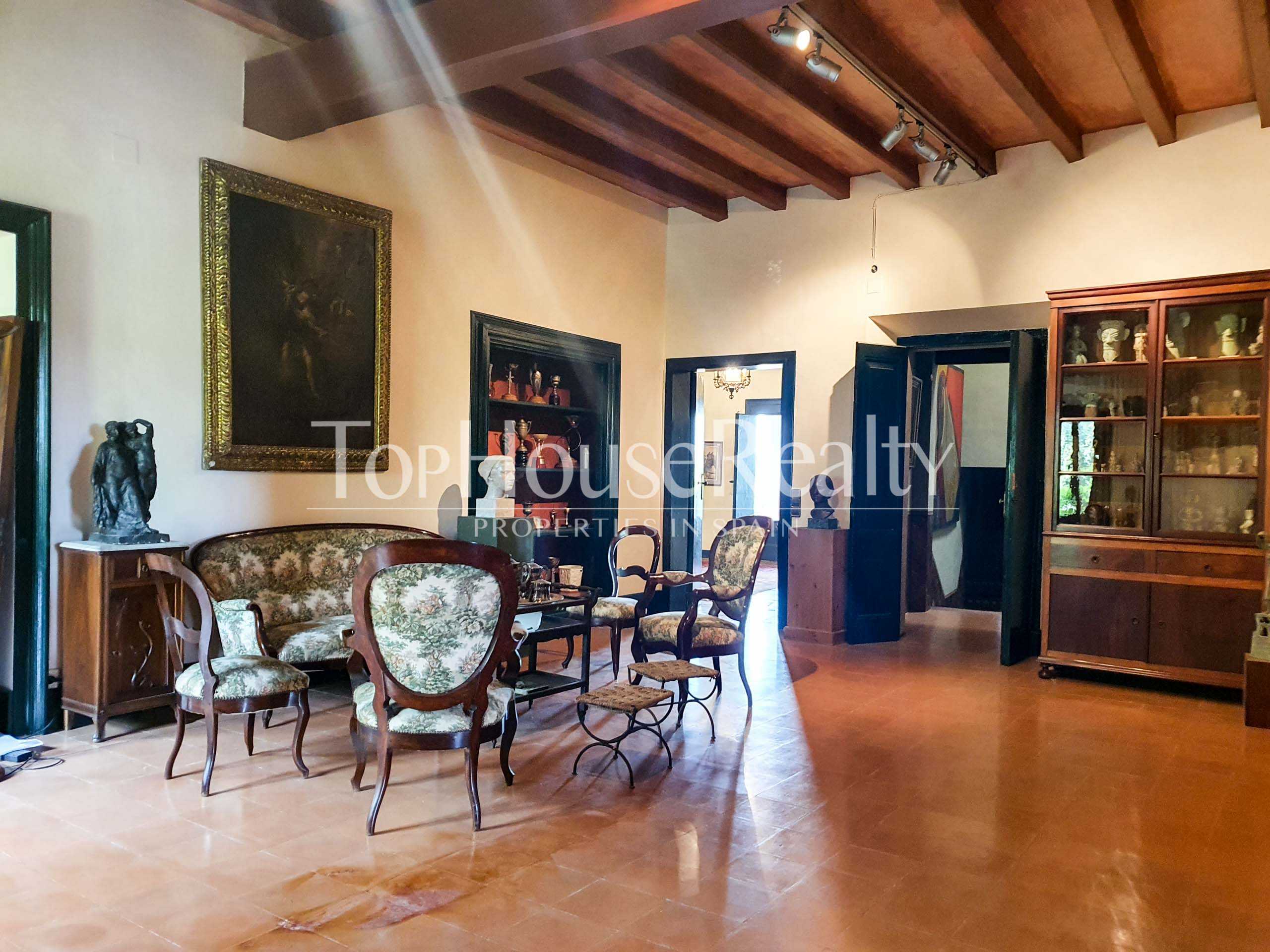 Palacete señorial del siglo XVII en el Emporda