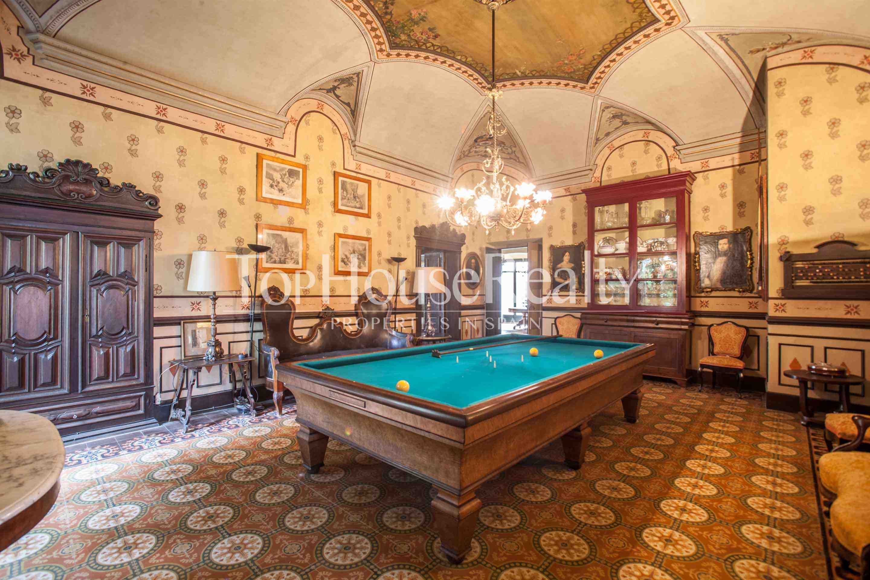 Palacete señorial del siglo XVII en el Emporda