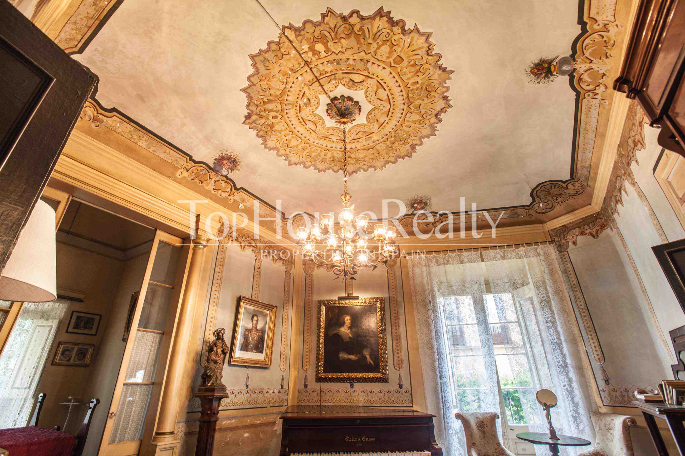 Palacete señorial del siglo XVII en el Emporda
