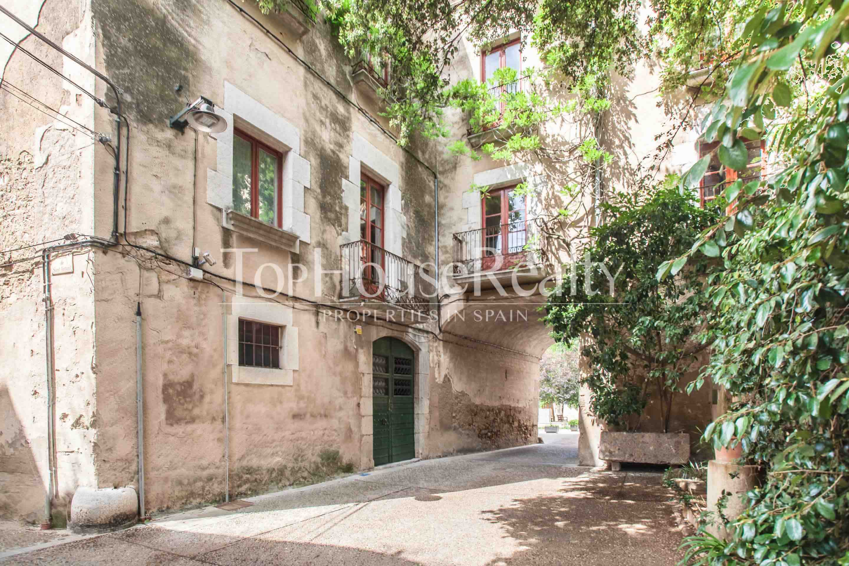 Palacete señorial del siglo XVII en el Emporda