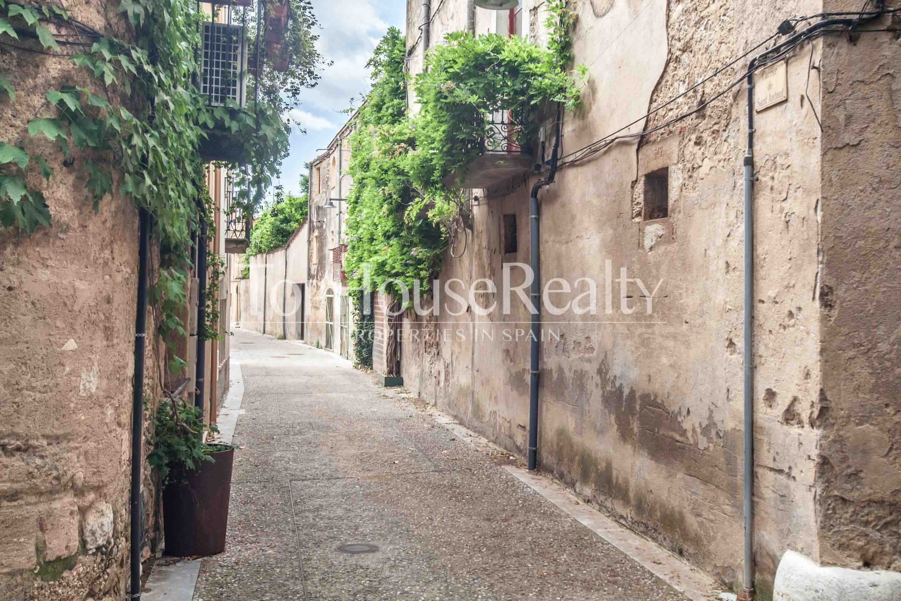 Palacete señorial del siglo XVII en el Emporda