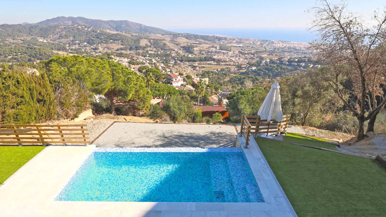 Un hogar eco-friendly y lleno de luz con impresionantes vistas al mar