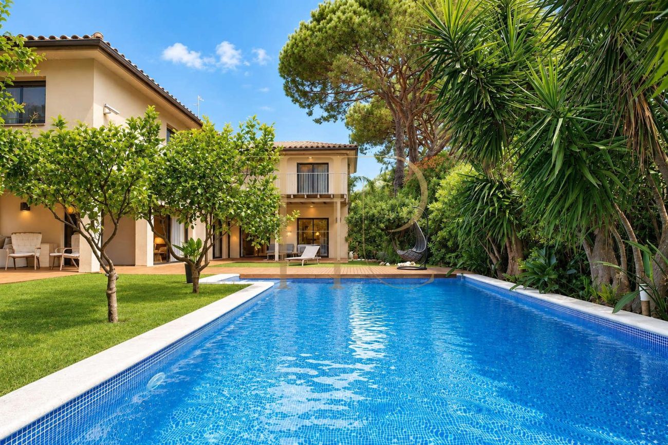 Chalet con piscina cerca de la playa en Gavà Mar