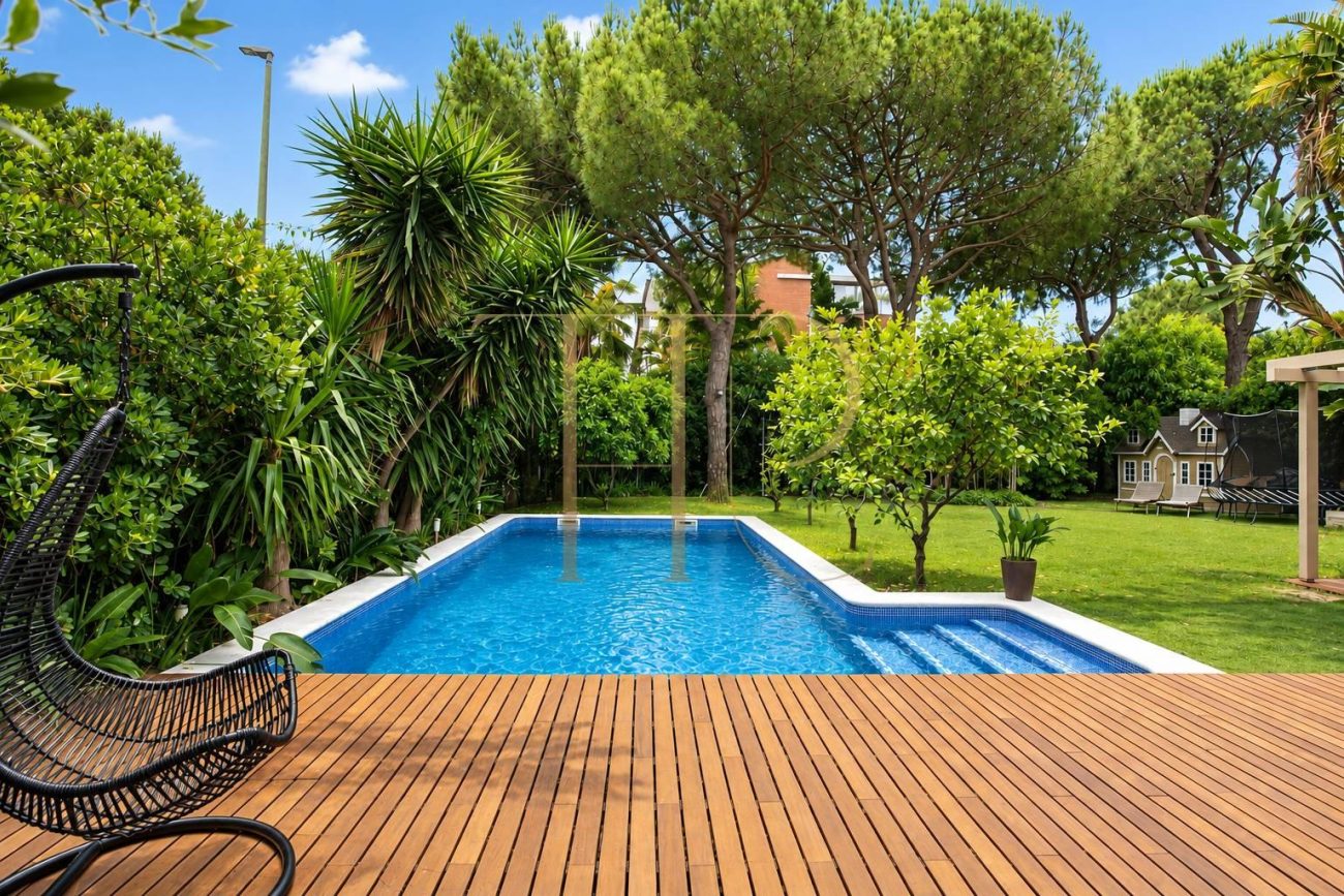 Chalet con piscina cerca de la playa en Gavà Mar