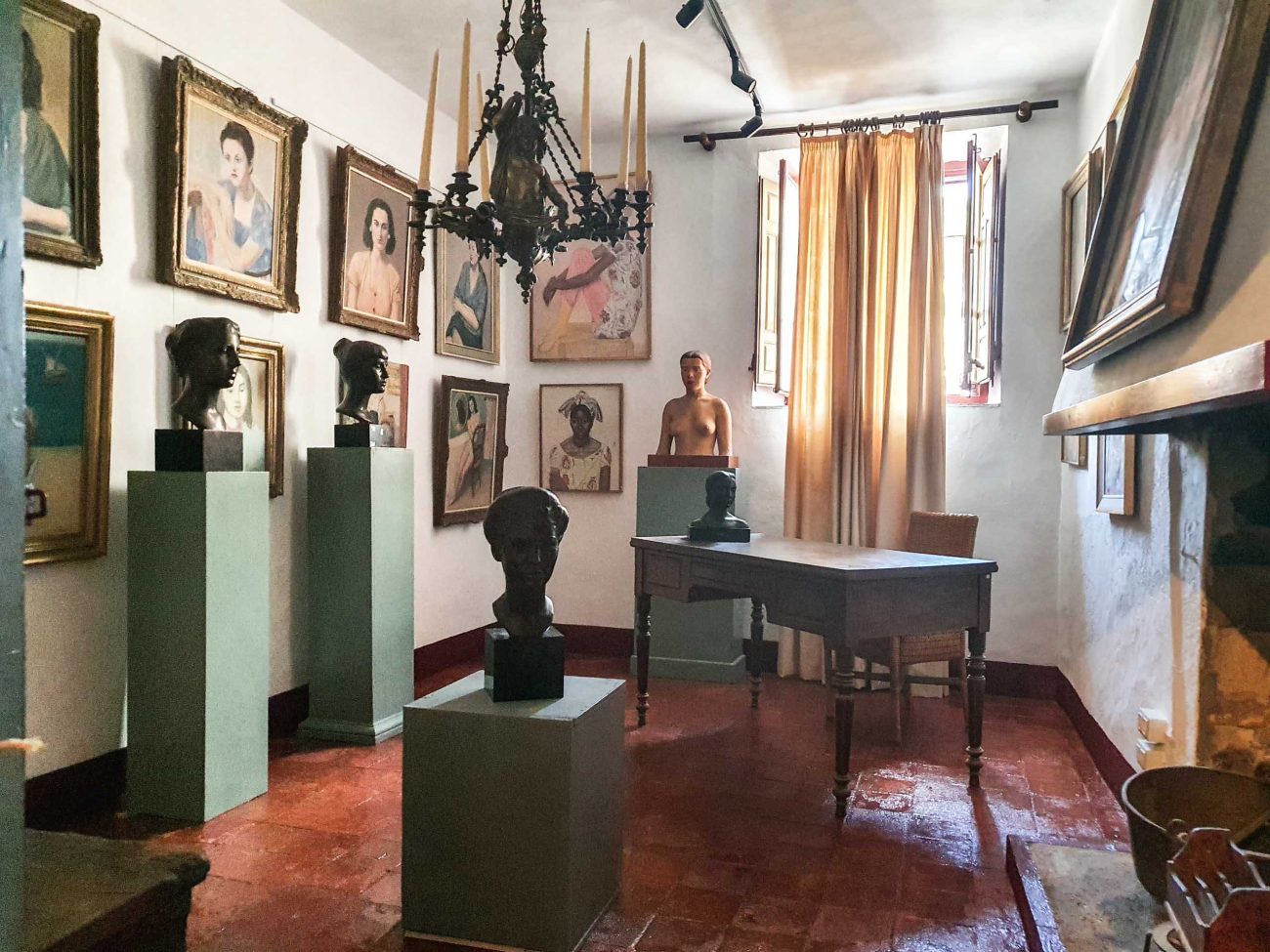 Palacete señorial del siglo XVII en el Emporda