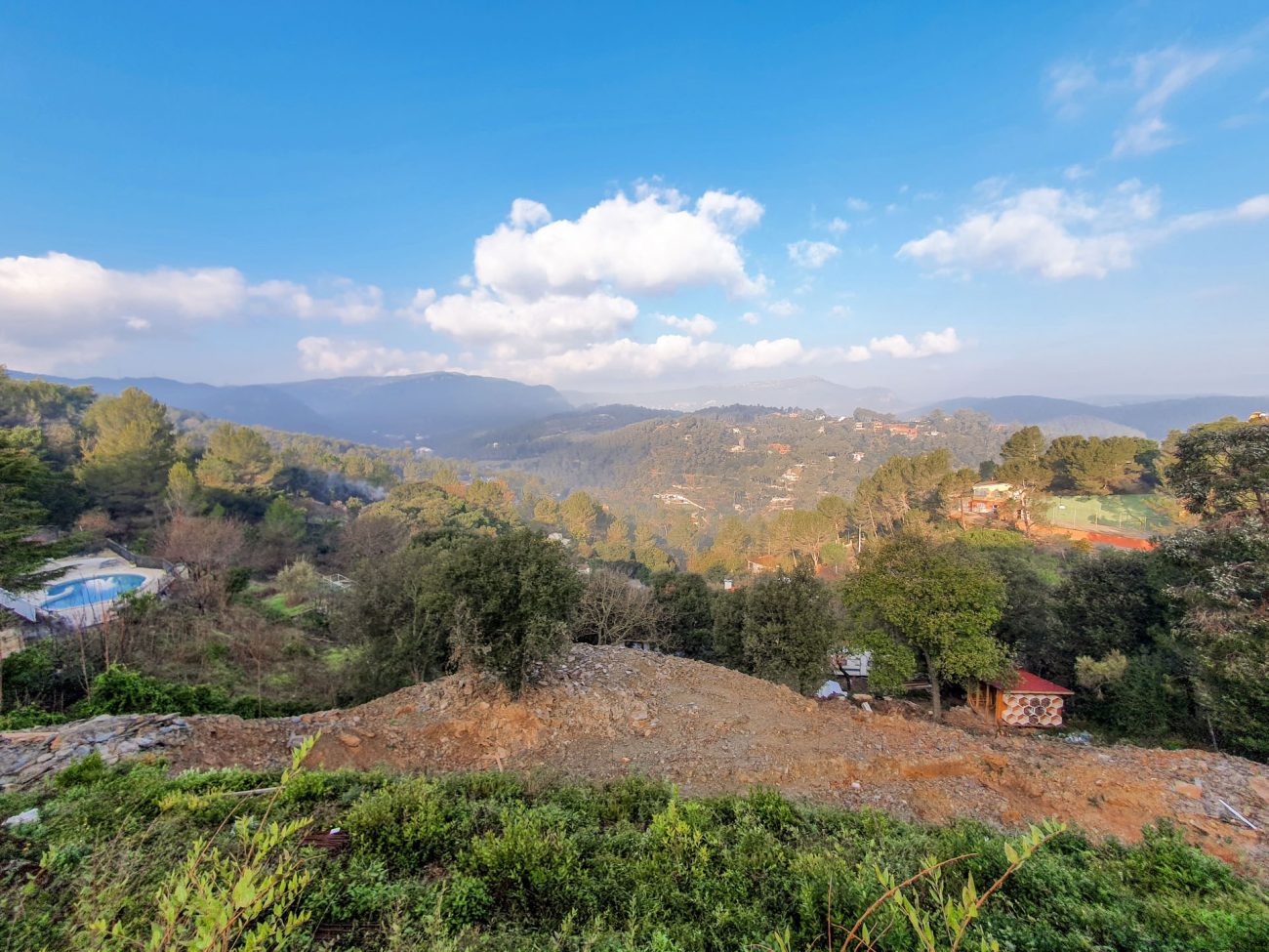 Magnífico terreno con vistas panorámicas cerca de Barcelona