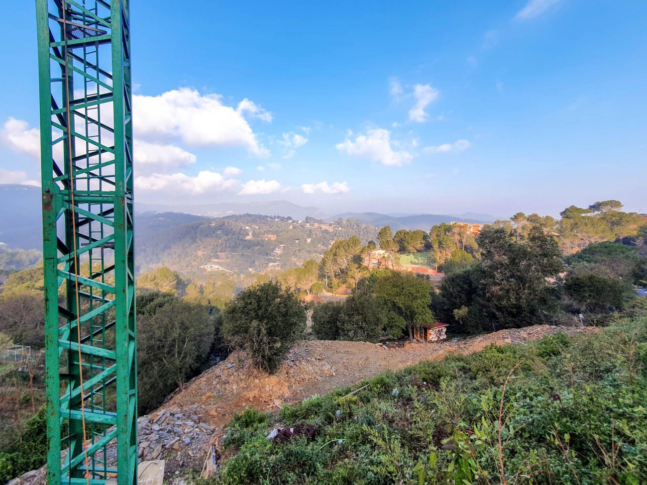 Magnífico terreno con vistas panorámicas cerca de Barcelona