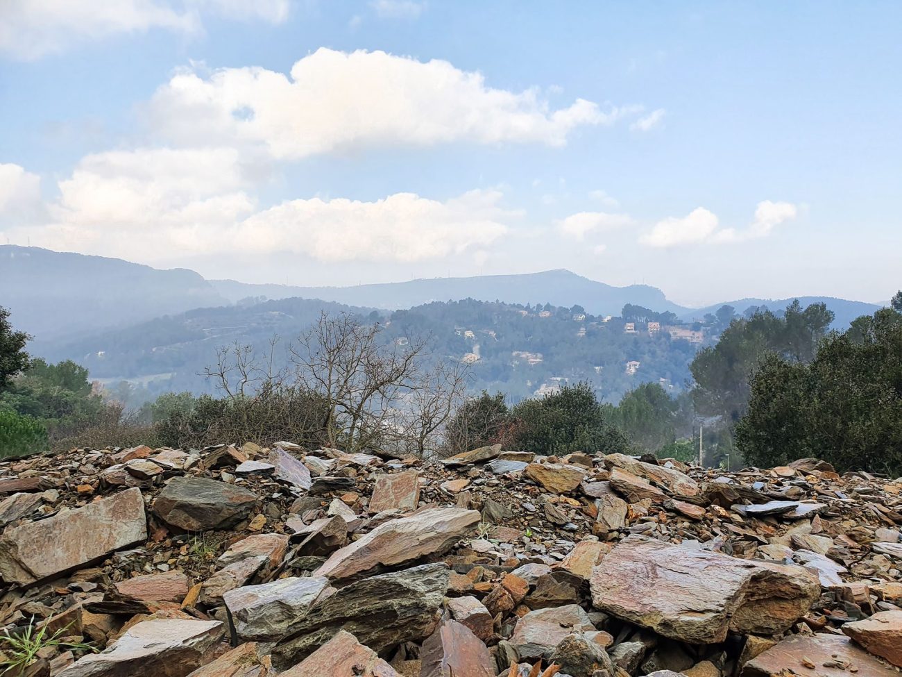 Magnífico terreno con vistas panorámicas cerca de Barcelona