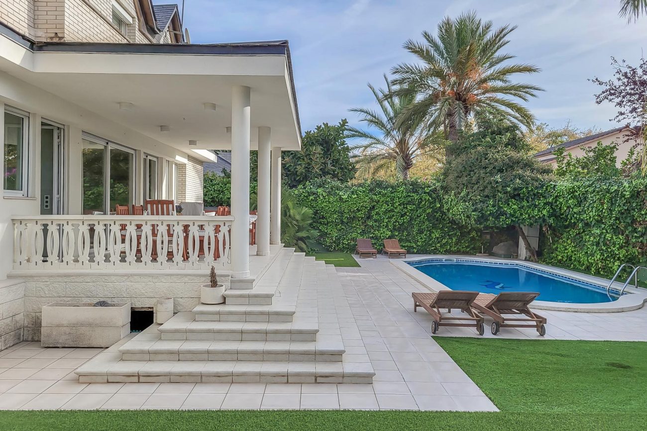Acogedora casa independiente en Castelldefels