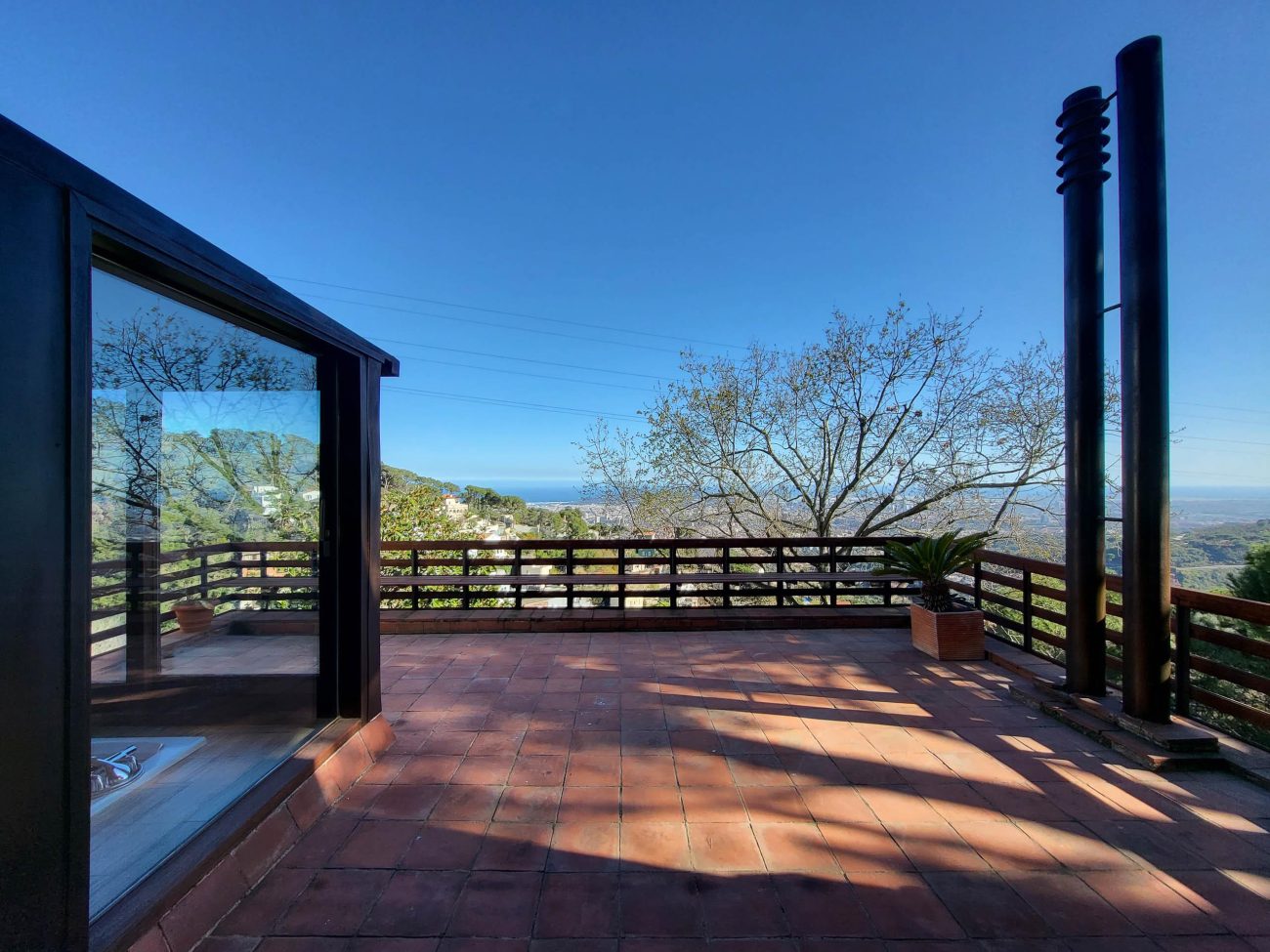 Disfruta de la tranquilidad del Tibidabo en esta impresionante casa de diseño