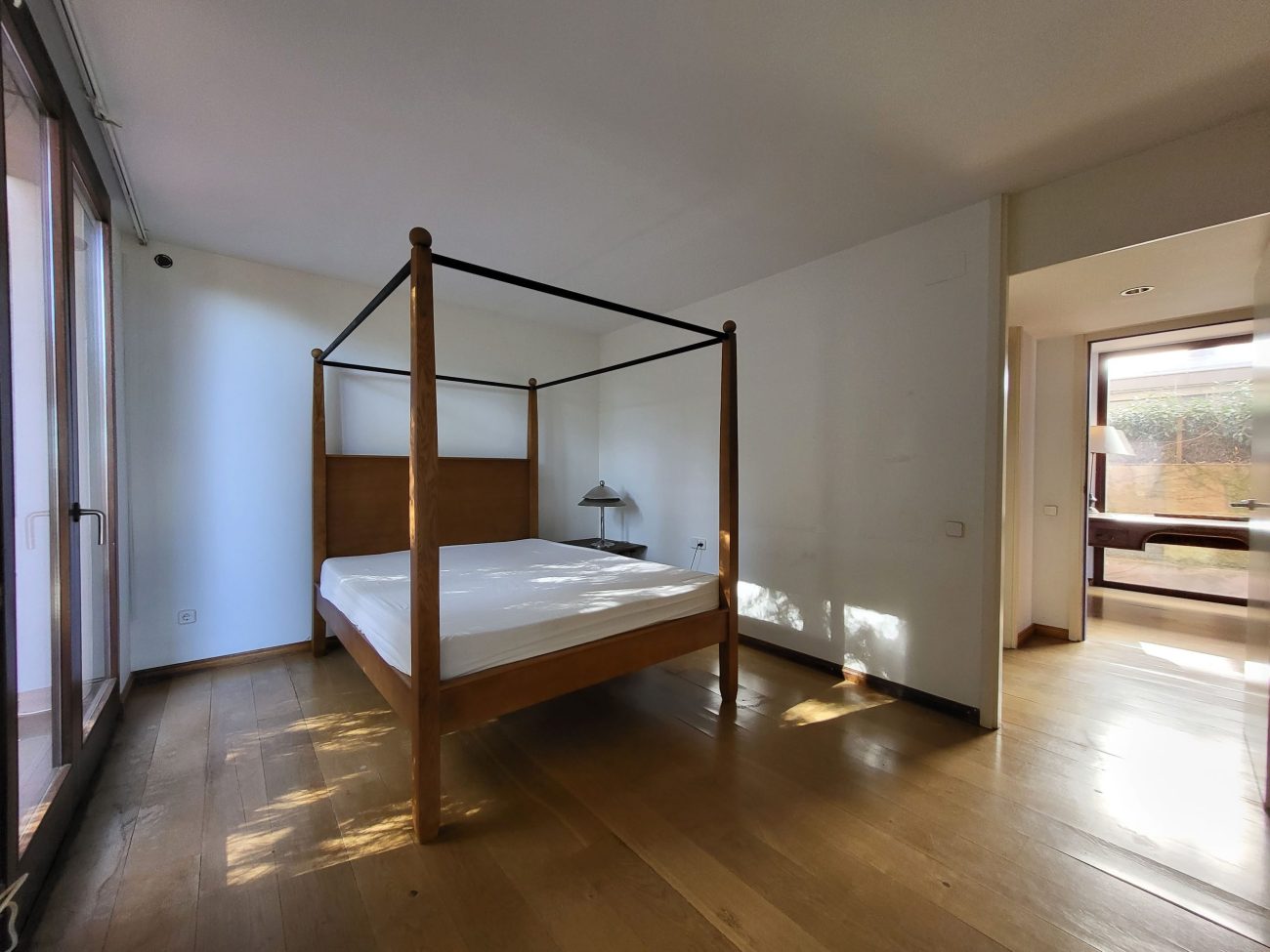 Disfruta de la tranquilidad del Tibidabo en esta impresionante casa de diseño