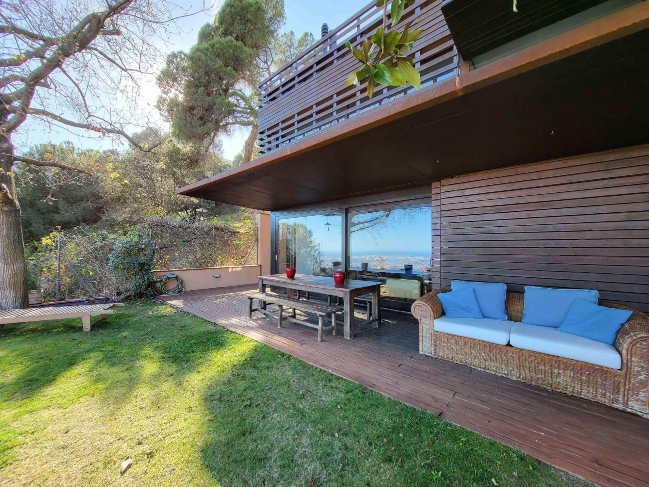 Disfruta de la tranquilidad del Tibidabo en esta impresionante casa de diseño
