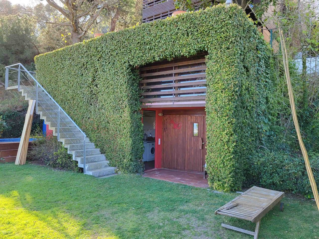 Disfruta de la tranquilidad del Tibidabo en esta impresionante casa de diseño