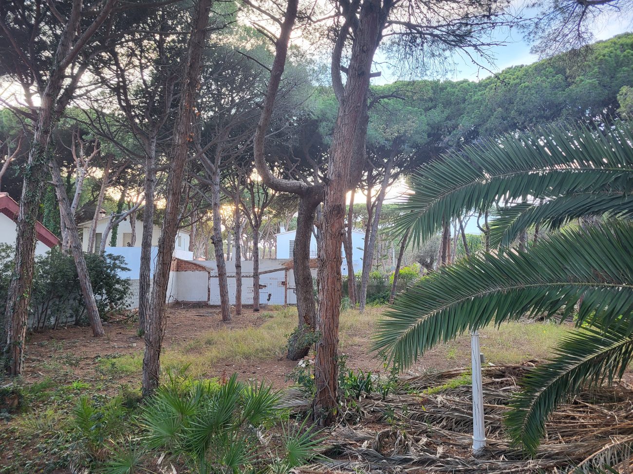Parcela exclusiva para vivienda unifamiliar en la playa de Castelldefels