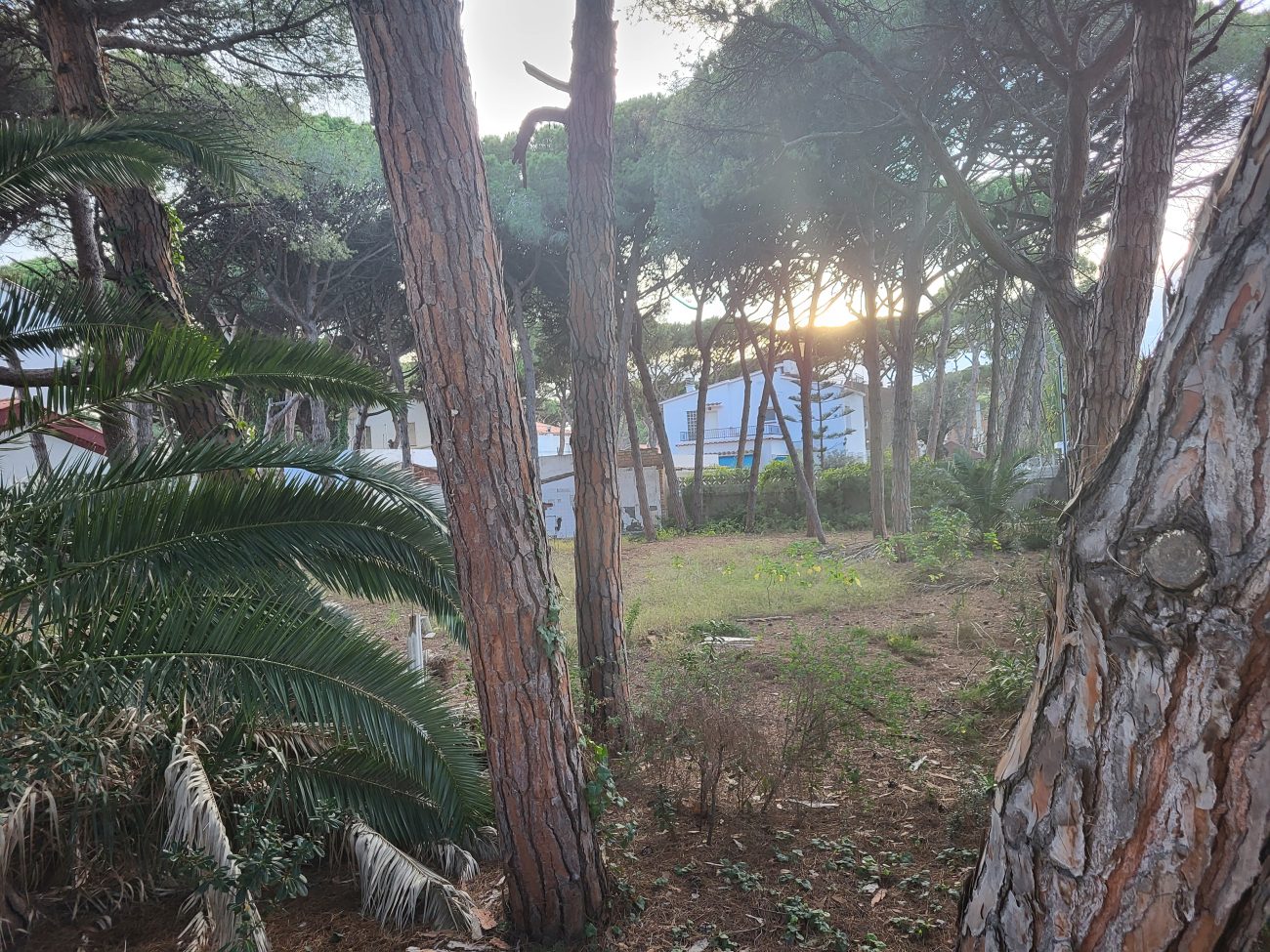 Parcela exclusiva para vivienda unifamiliar en la playa de Castelldefels