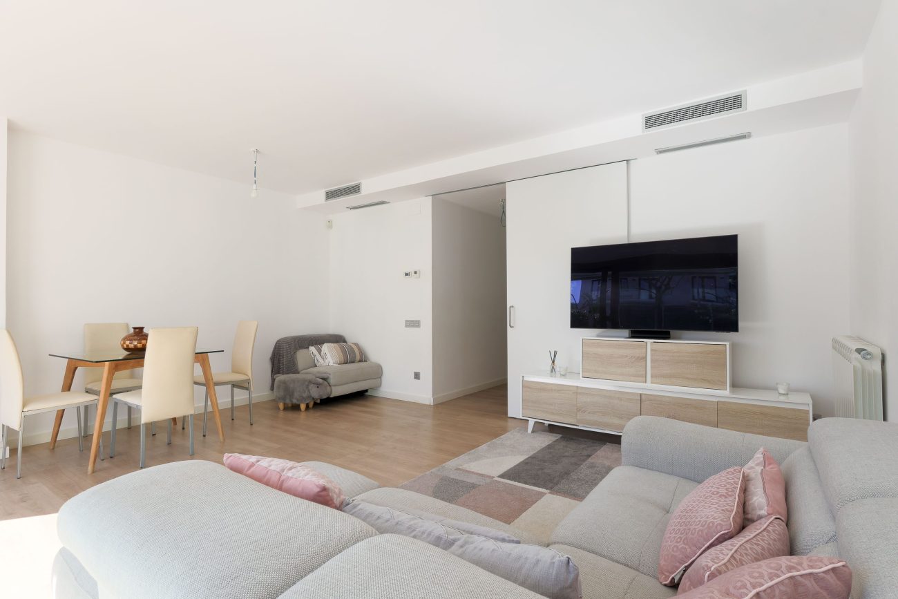 Casa adosada en El Vinyet, Sitges — jardín privado y a 5 minutos del mar