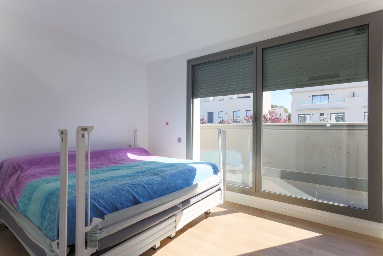 Casa adosada en El Vinyet, Sitges — jardín privado y a 5 minutos del mar