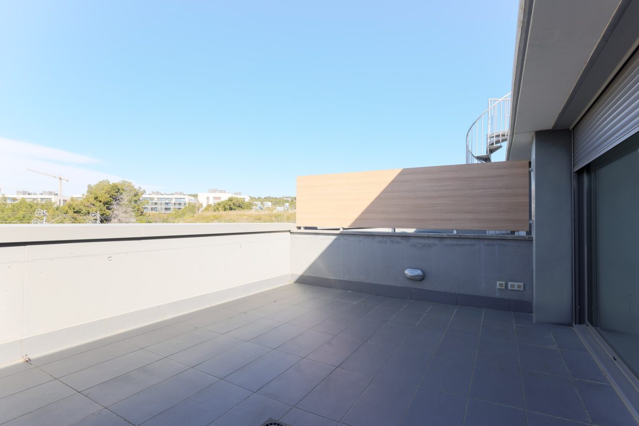 Casa adosada en El Vinyet, Sitges — jardín privado y a 5 minutos del mar