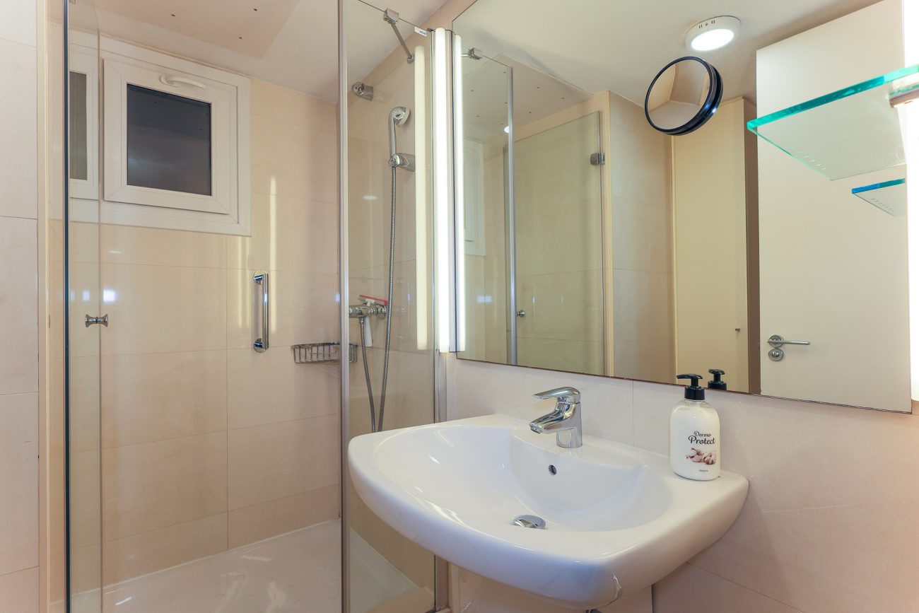 Piso en venta en Enric Granados, Barcelona — luminoso, reformado y en ubicación prime