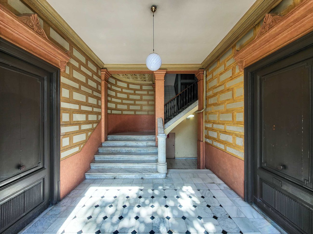 Finca regia en venta en El Born, Barcelona: propiedad de lujo para reformar en Marquès de l'Argentera