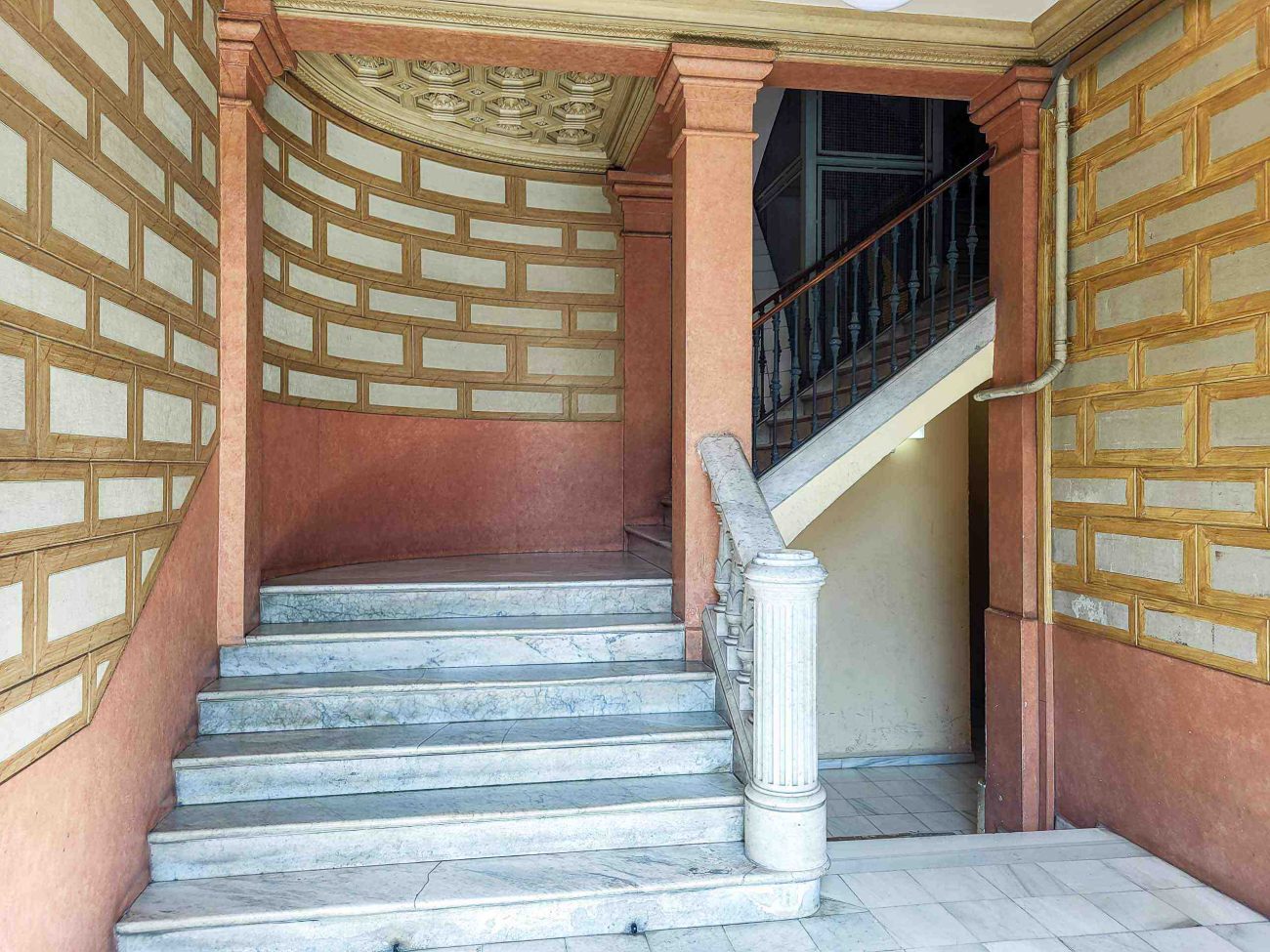 Finca regia en venta en El Born, Barcelona: propiedad de lujo para reformar en Marquès de l'Argentera